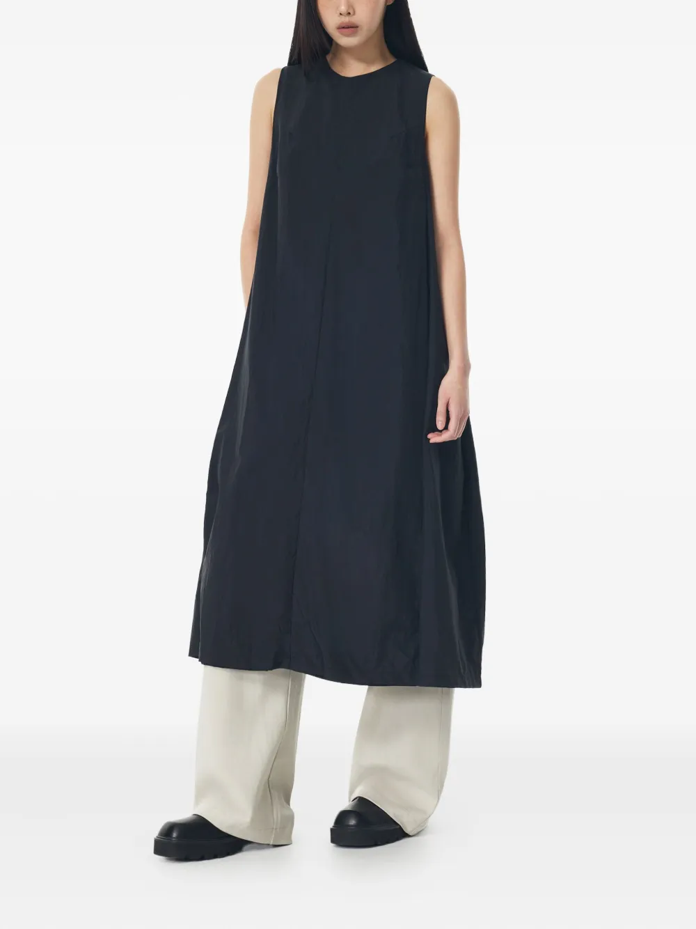 STUDIO TOMBOY sleeveless A-line midi dress - Zwart