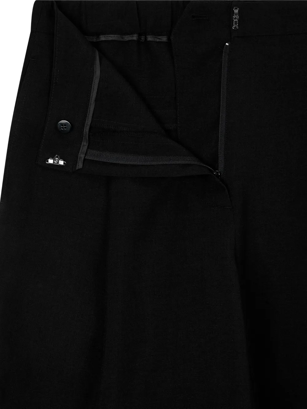 STUDIO TOMBOY Geplooide shorts Zwart