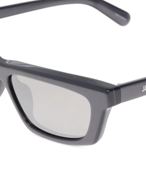 JACQUEMUS 長方形フレムサンクラス 【関税込】 Jacquemus スクエアフレーム サングラス | ブラック | FARFETCH JP