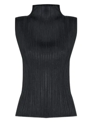 ISSEY MIYAKE 黒 タンクトップ PLEATS PLEASE ISSEY MIYAKE（タンクトップ）のフリマアイテム一覧