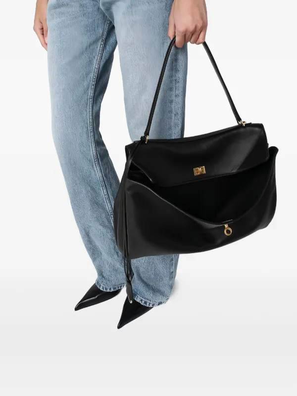バレンシアガ カーフレザーショルダーバッグ ブラック BALENCIAGA レザー バッグ ショルダーストラップ付き