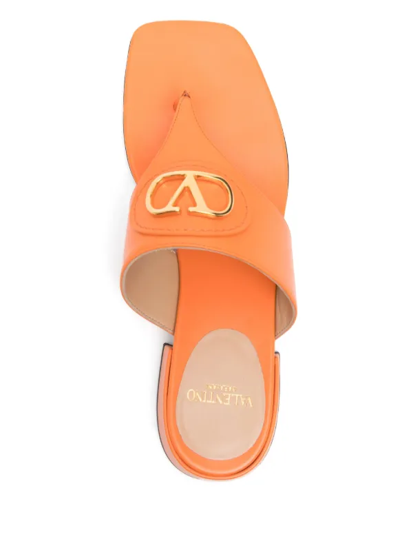 VALENTINO■ヴァレンティノ Vロゴ レザー フラットサンダル Valentino Garavani Vロゴ シグネチャー フラットサンダル