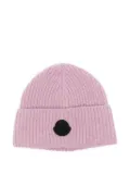 Moncler ribbed logo-plaque beanie - Pink