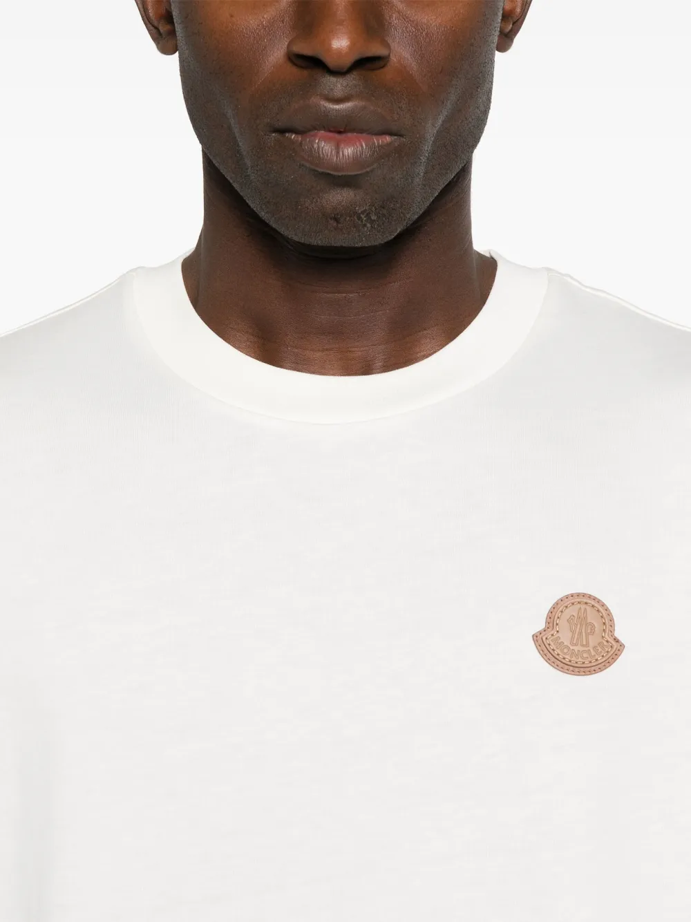Moncler T-shirt met logopatch Beige