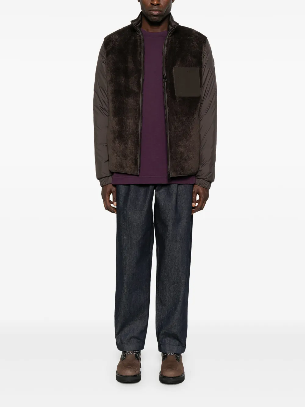 Moncler Katoenen T-shirt met logoplakkaat Paars