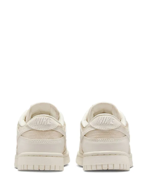 Nike フローラルレース スニーカー | ニュートラル | FARFETCH JP