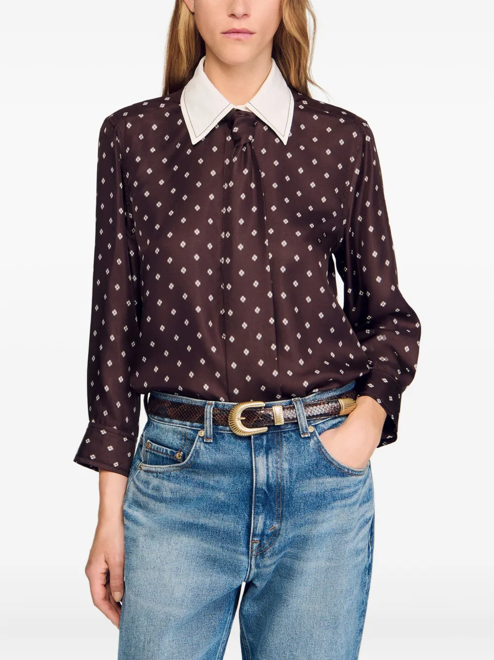 SANDRO Blouse met geometrische print en gestrikte hals Bruin