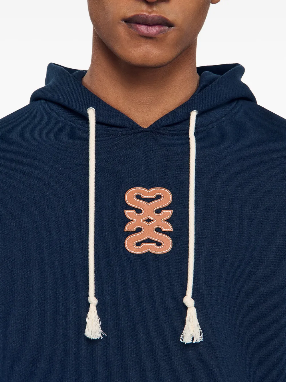 SANDRO Hoodie met leren patch Blauw