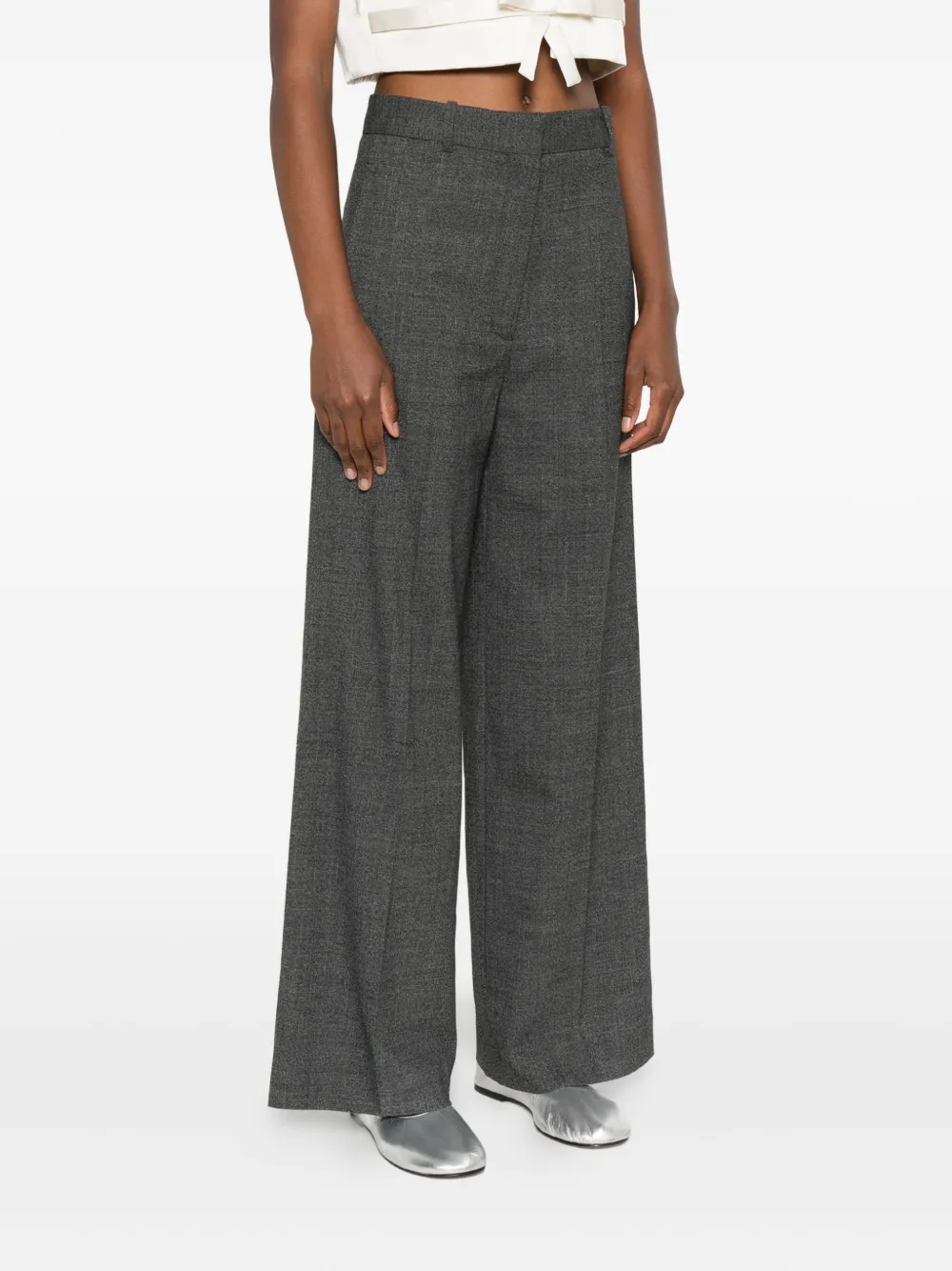 Sandro Flat-front Tailored Trousers In Gray