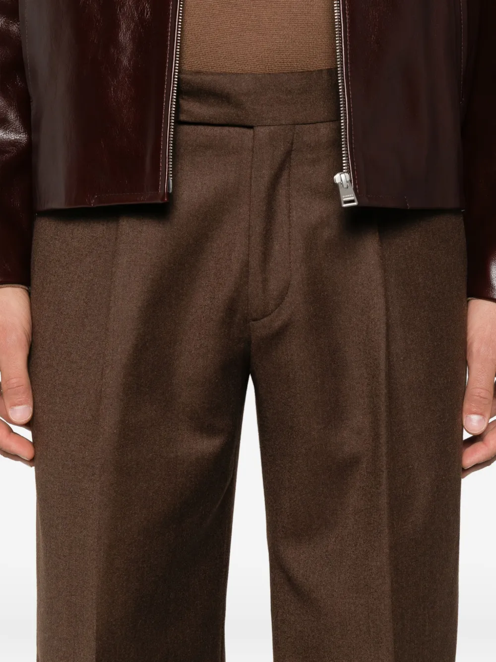 SANDRO Chino van scheerwol met geplooid detail Bruin