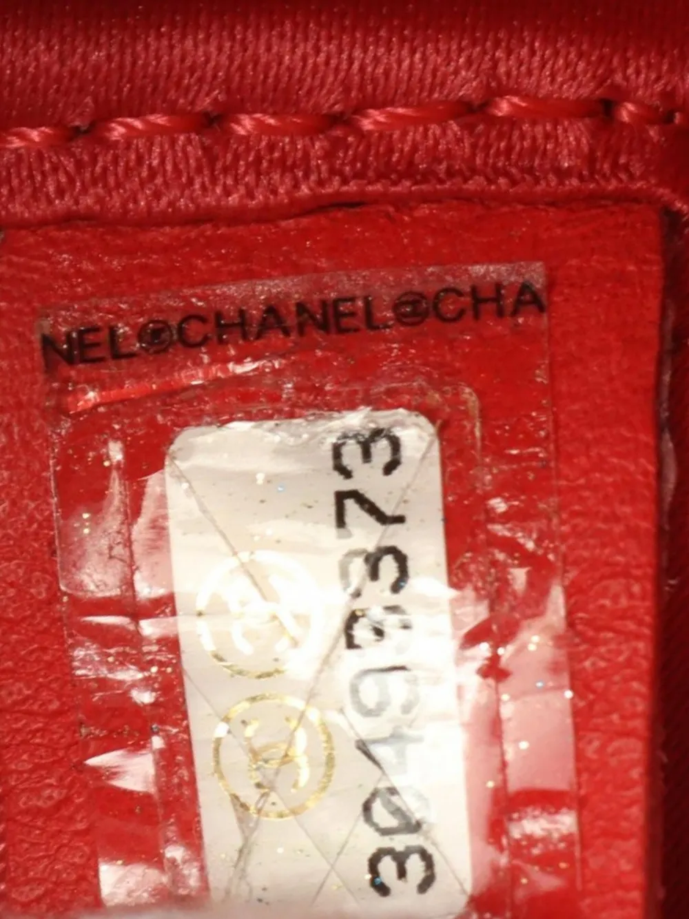 Pre-owned Chanel 2020-2021 Diamond-quilted Shoulder Bag In Black