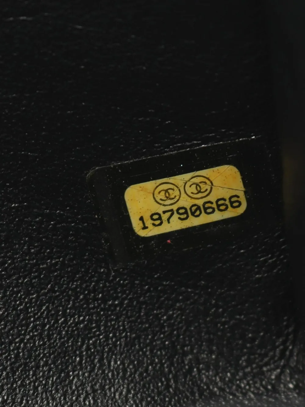 Pre-owned Chanel 2014 Interlocking Cc-logo Shoulder Bag In Black