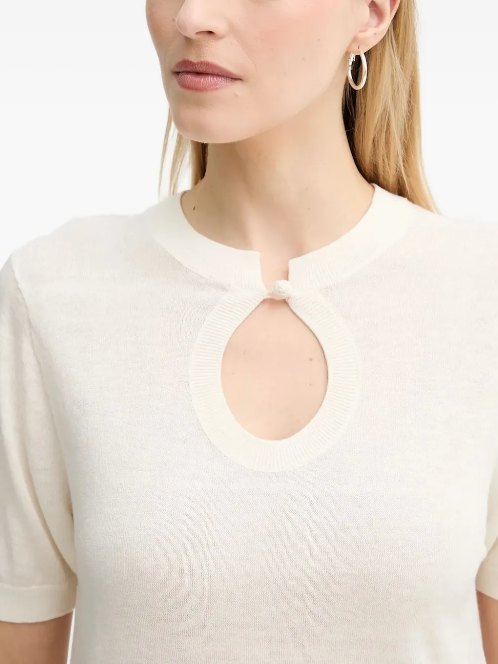 By Malene Birger Gebreid T-shirt met korte mouwen en keyhole-detail Wit