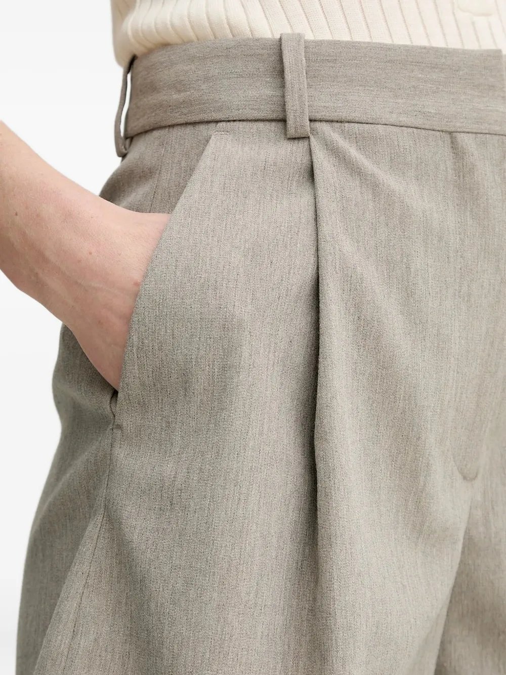 By Malene Birger pleated concealed-fastening shorts Grijs