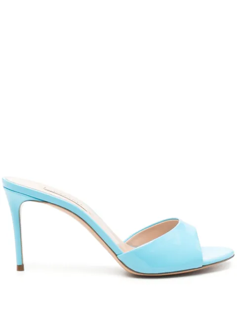 Casadei صندل بلمسة لامعة