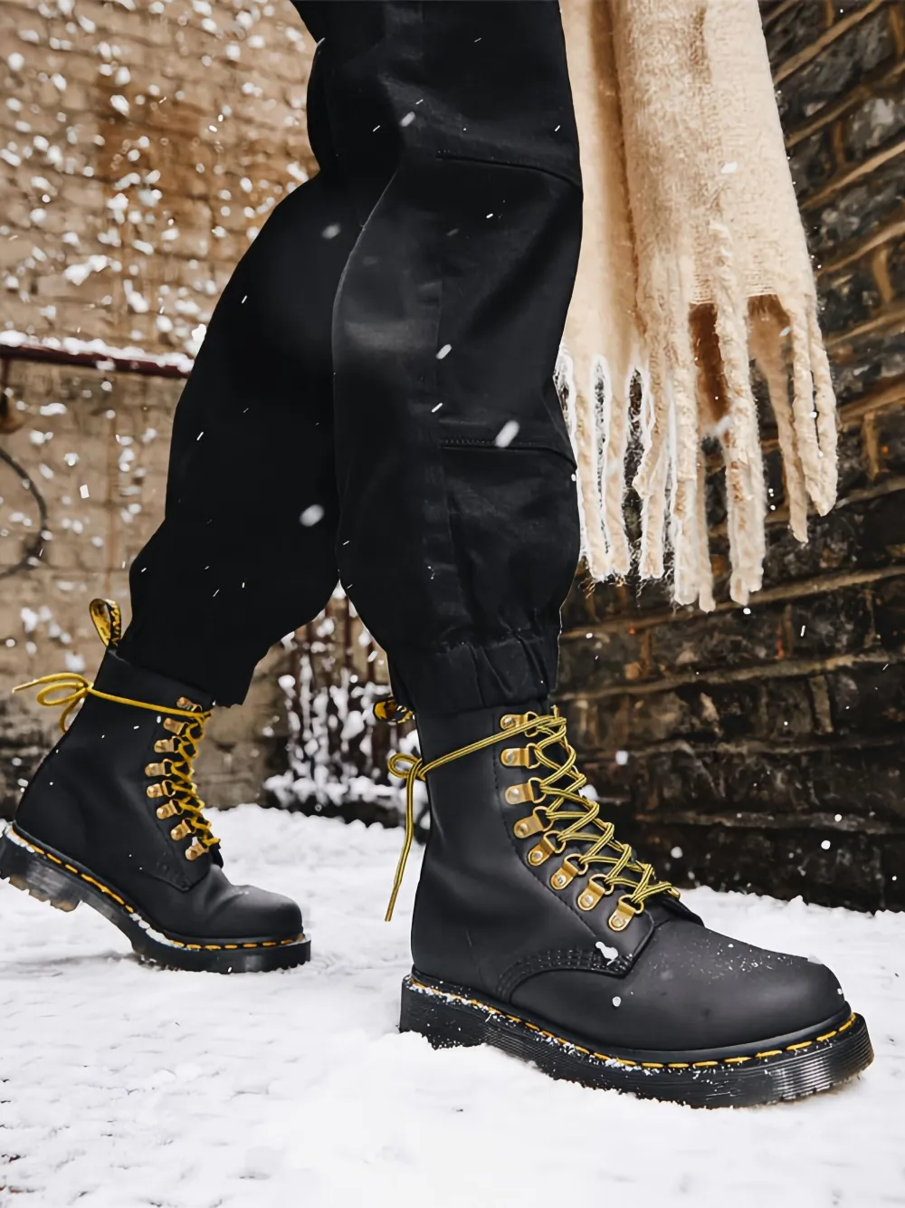 Dr. Martens 1460 Pascal 8 Eye boots Black