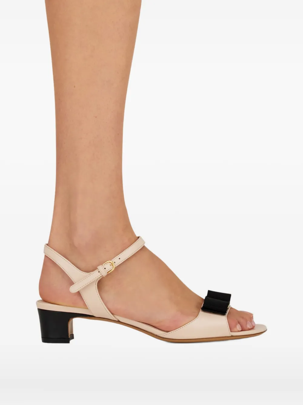 Ferragamo Vara sandalen Roze