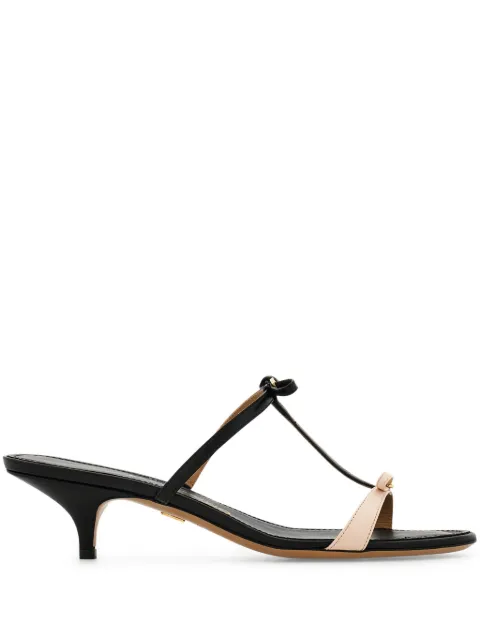 Ferragamo sandalias con kitten heel y detalle de moño