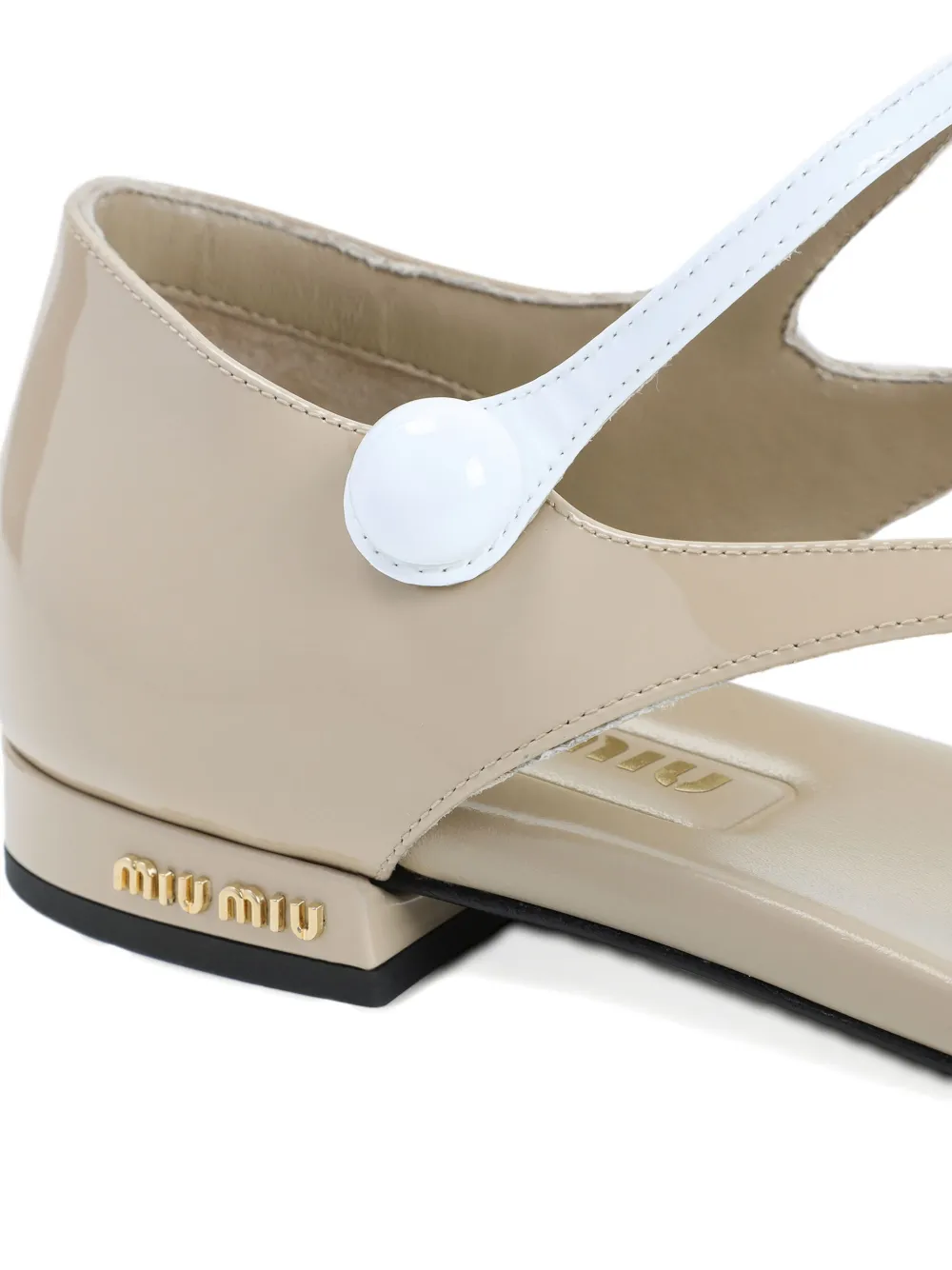 Miu Tweekleurige lakleren sandalen Beige
