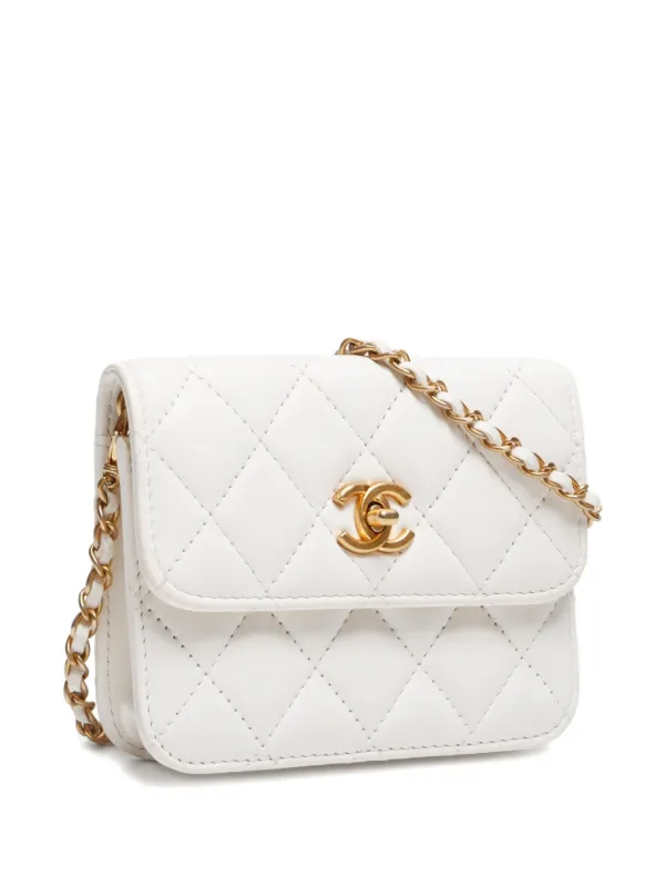 CHANEL ボディバッグ ホワイト CHANEL ボディバッグ ホワイト