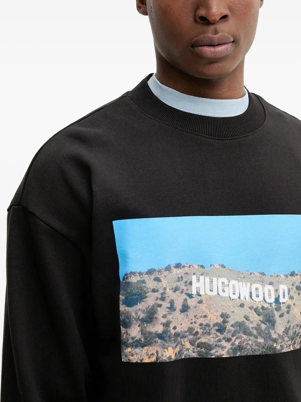 HUGO wood graphic-print sweatshirt Zwart