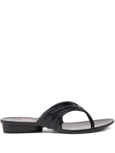 Diesel صندل بسيور رفيعة وكسرات x Melissa