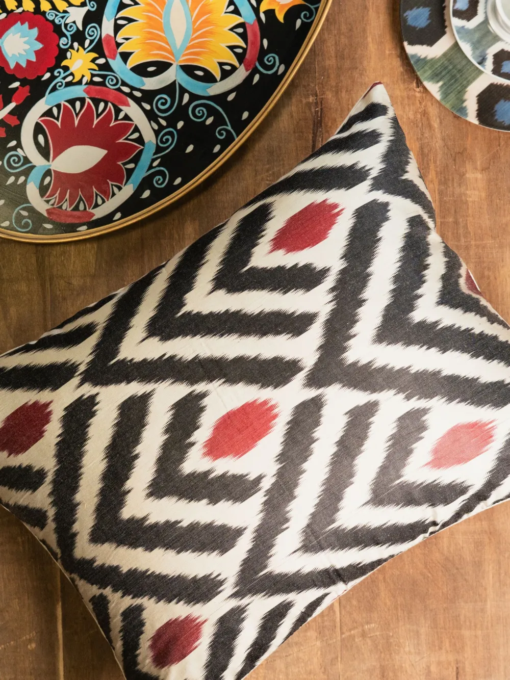 Les-ottomans Ikat-print Silk Cushion (50cm X 40cm)