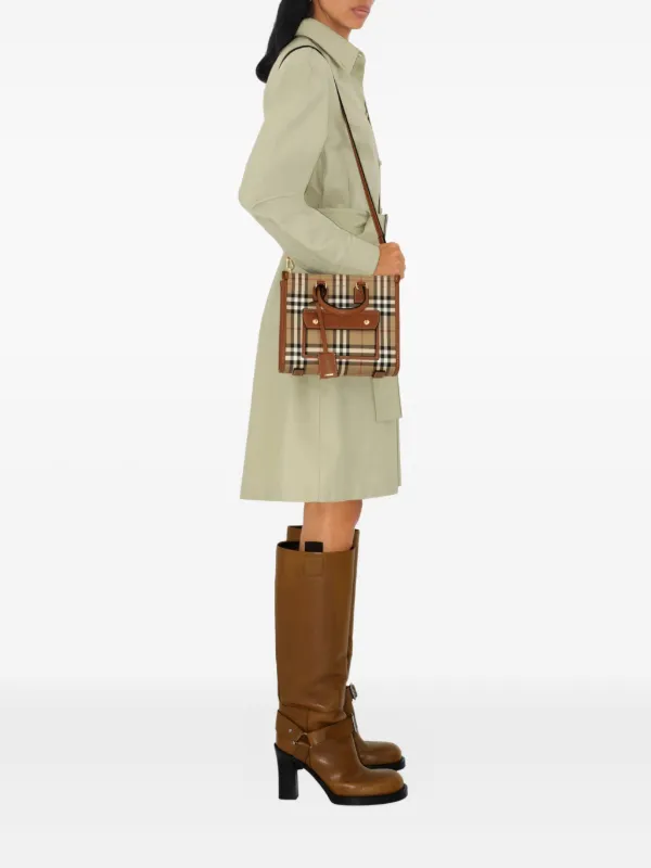 Burberry Bolsa Tote Freya Mini | Neutro | FARFETCH BR