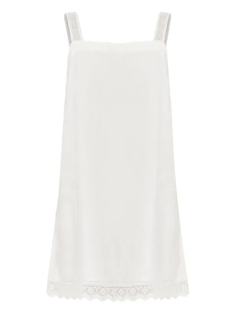 Posse vestido corto con detalle de encaje