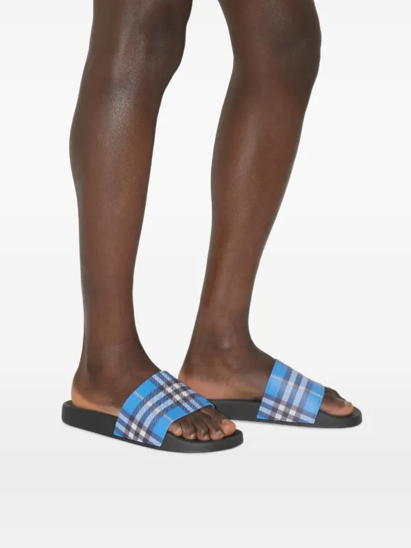 【関税込み】Burberry ネイビー チェック プールスライド Burberry Checked Slides | Blue | FARFETCH