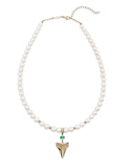 Jacquie Aiche collier Shark Tooth en or jaune 14ct Shark Tooth serti d'émeraudes et de diamants