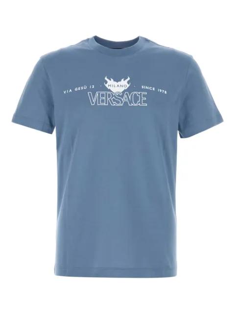 Versace playera con logo gráfico