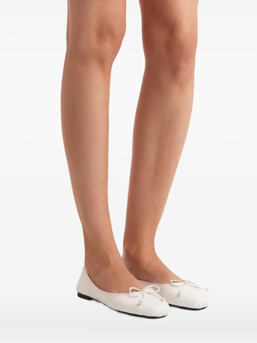 KHAITE Leren ballerina's met strik Wit