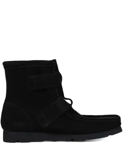 Needles botas con hebilla