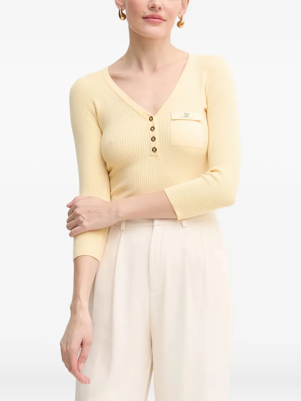 ribbed V-neck buttoned top