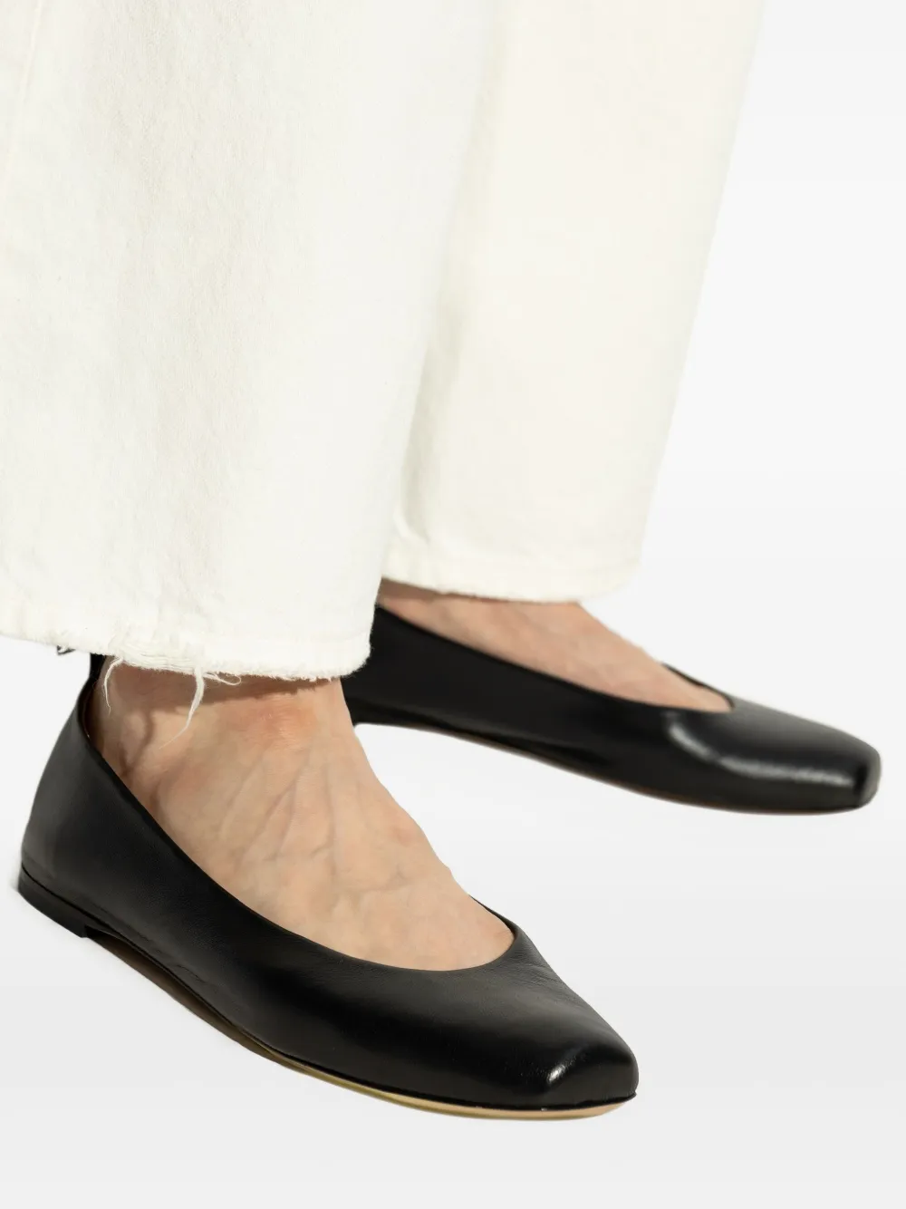 Emporio Armani Leren ballerina's Zwart