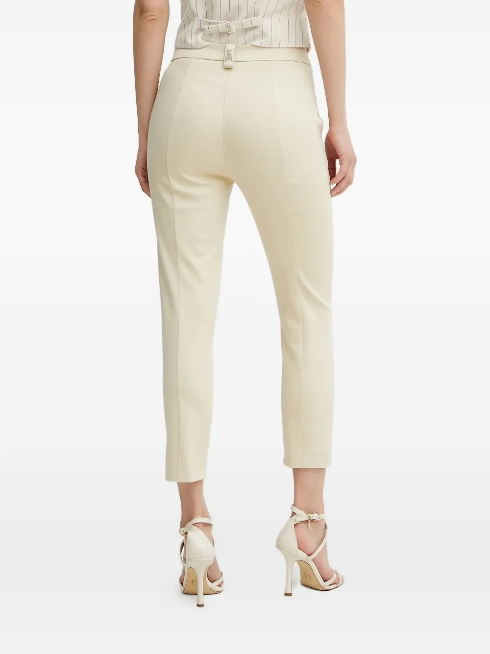 Patrizia Pepe Cropped pantalon met logoplakkaat - Beige