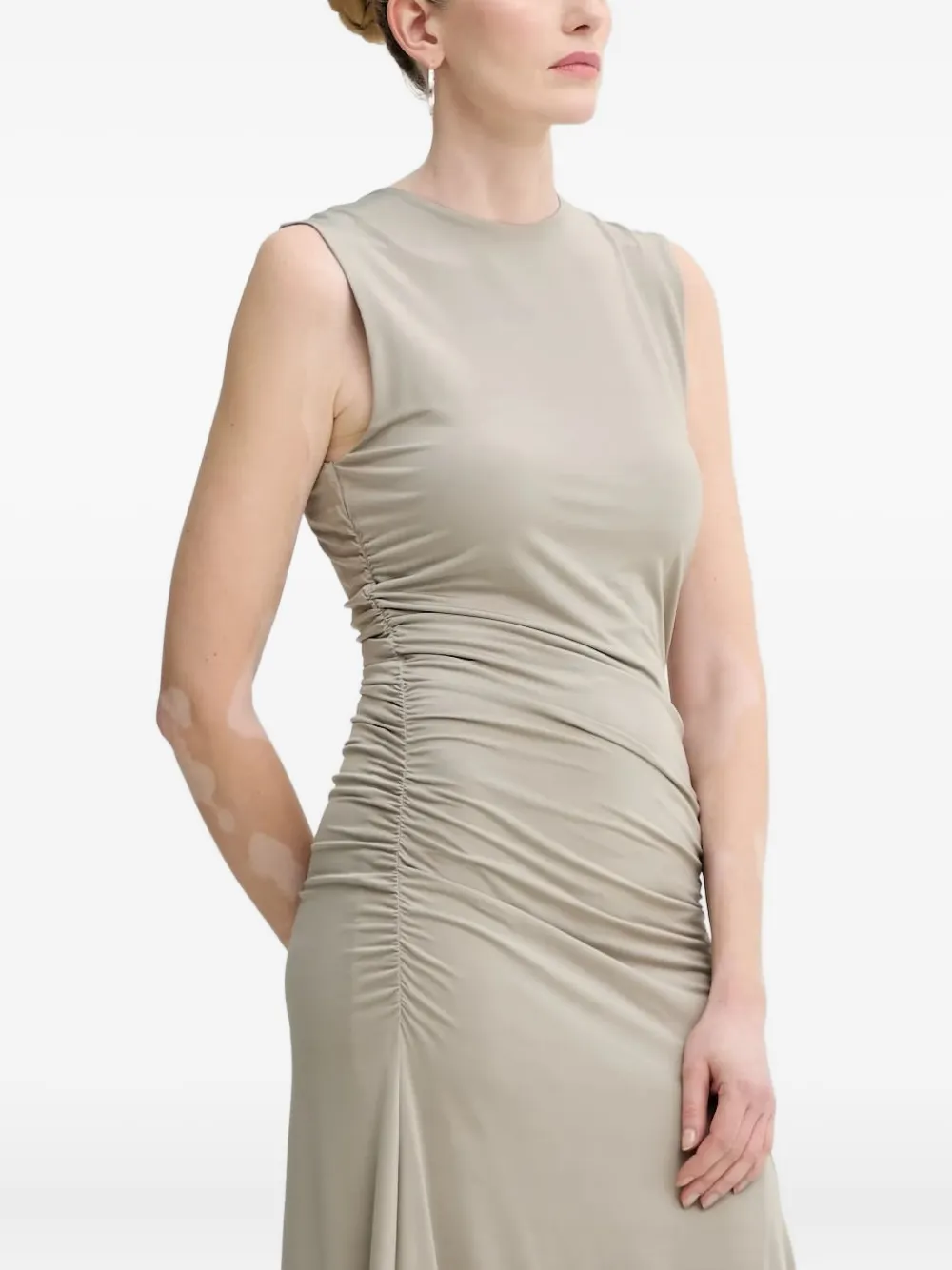 Gestuz sleeveless gathered midi dress Groen