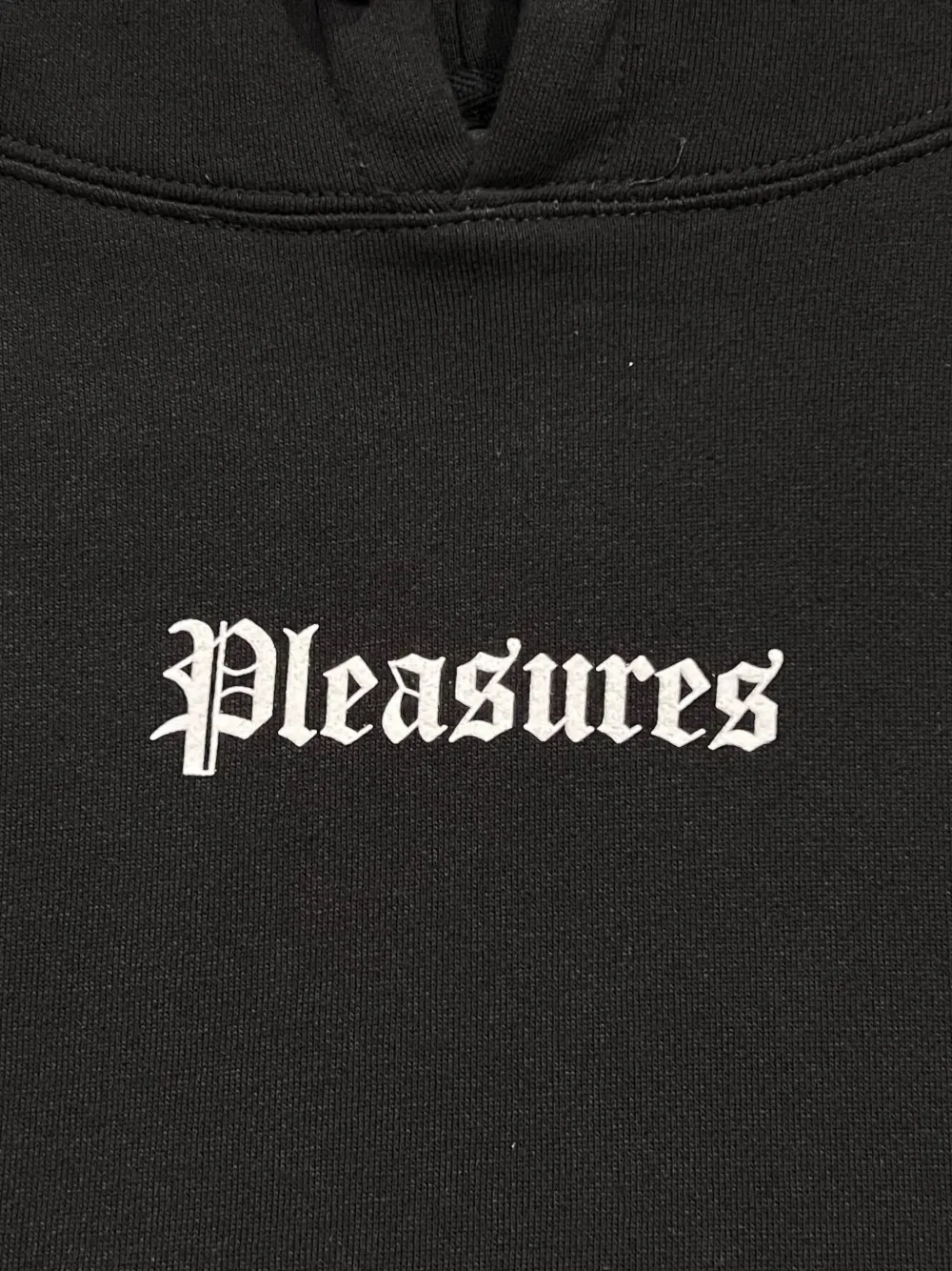 Pleasures Hoodie met geborduurd logo Zwart