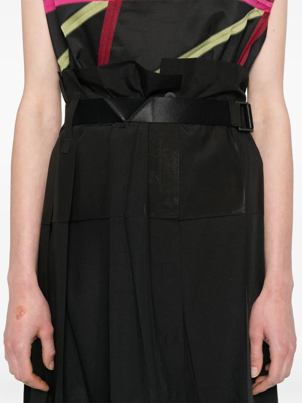 132 5. Issey Miyake Plooirok Zwart