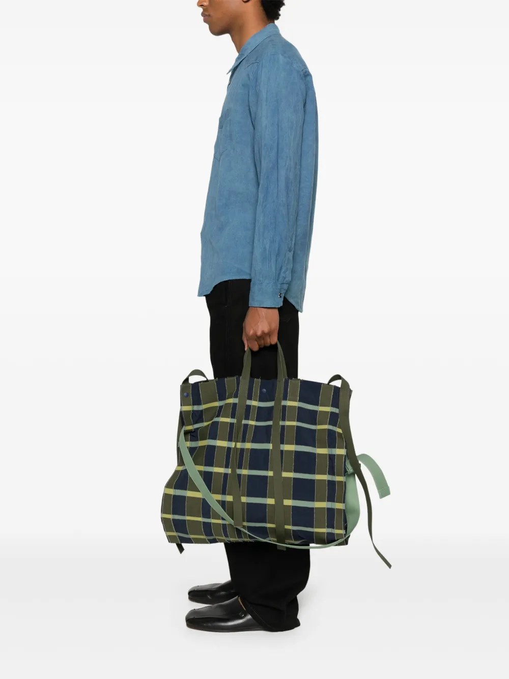 Homme Plissé Issey Miyake Windswept shoulder bag | Tote Bags | Image 2