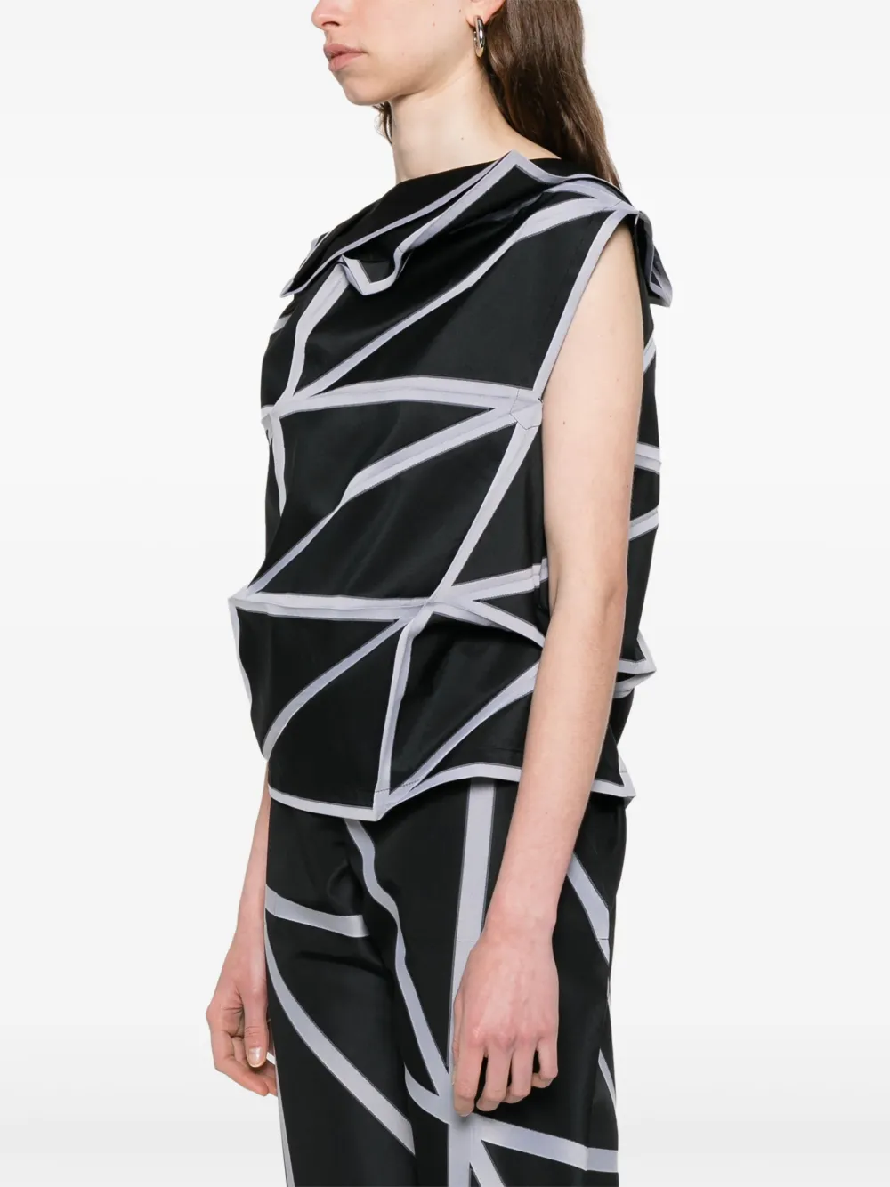 132 5. Issey Miyake NO.5 top met jacquard Zwart