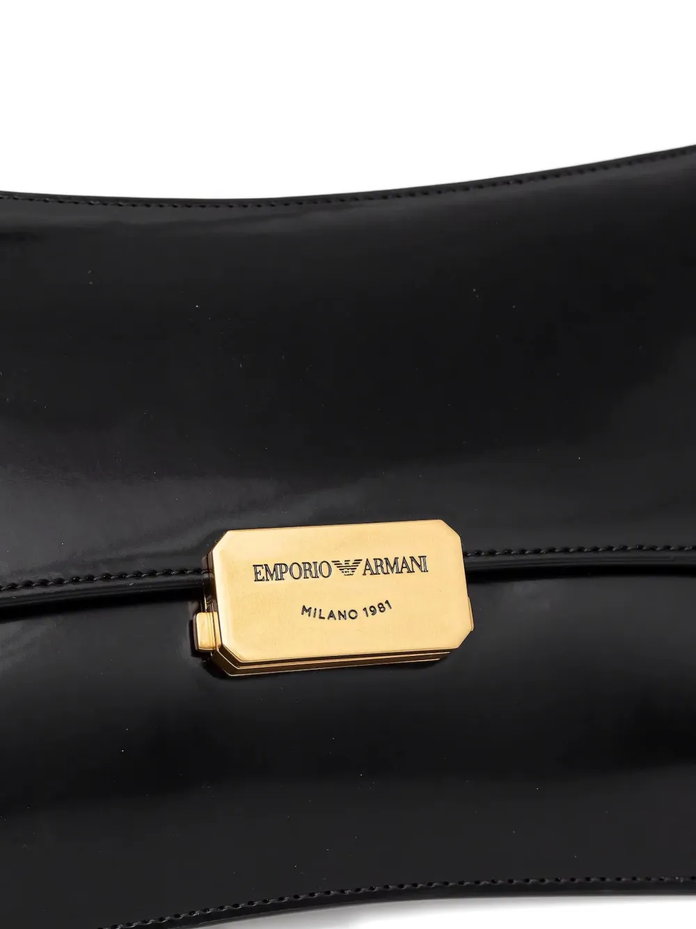 Emporio Armani logo-engraved clutch bag - Zwart