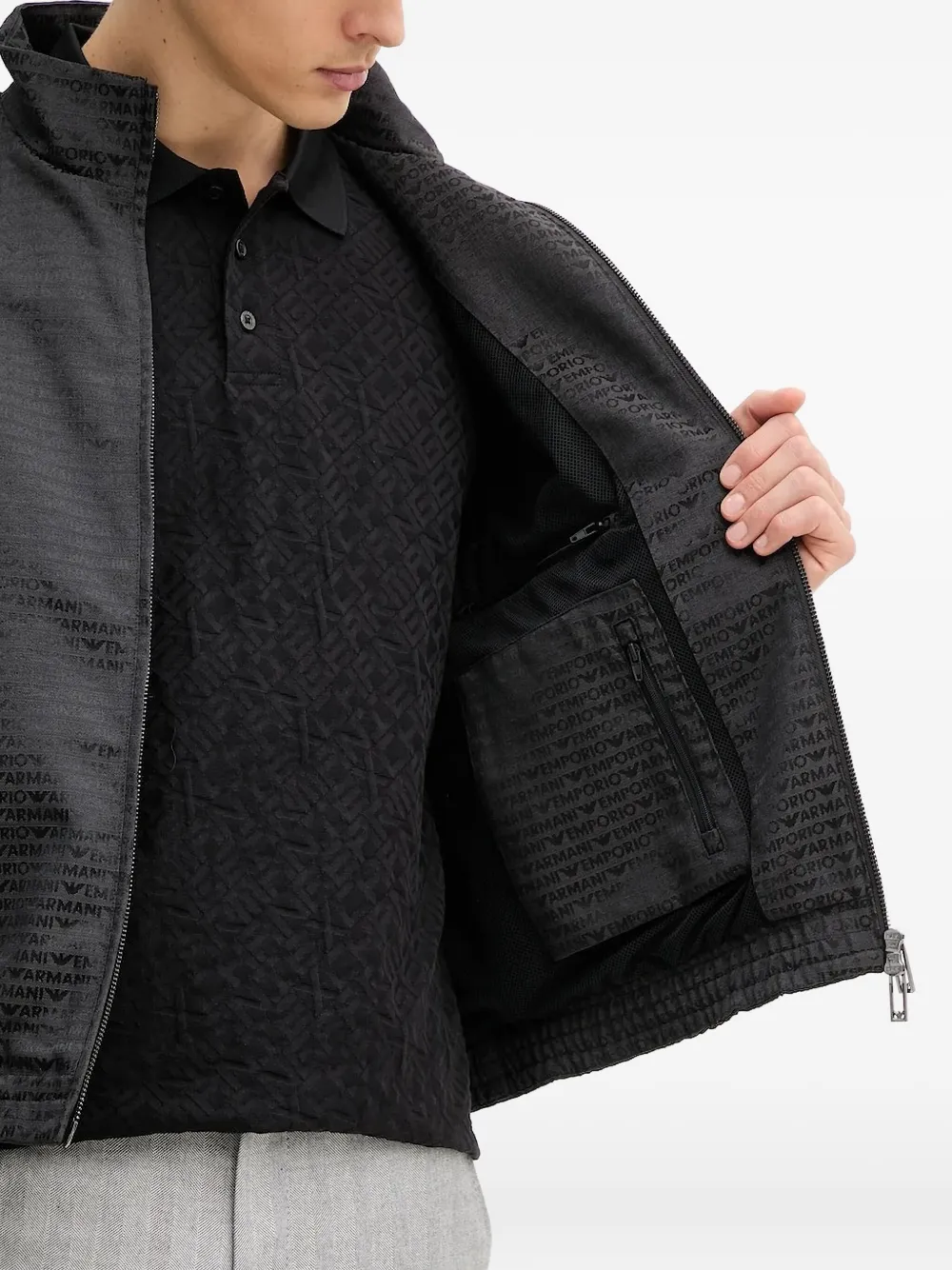 Emporio Armani logo-print zip-up jacket Zwart