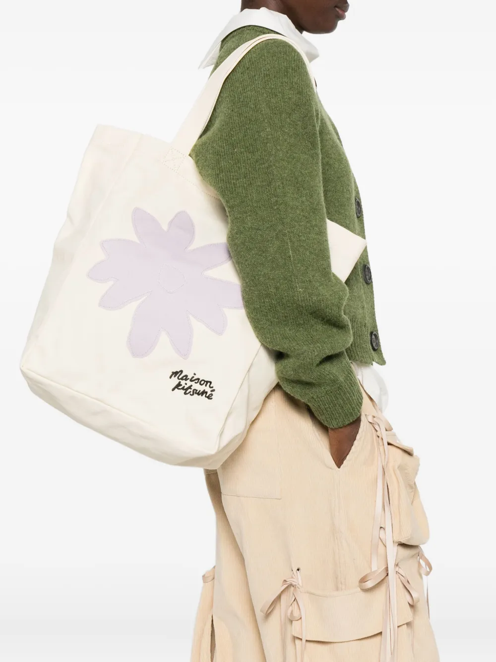 Maison Kitsuné Schoudertas met bloemdetail Beige