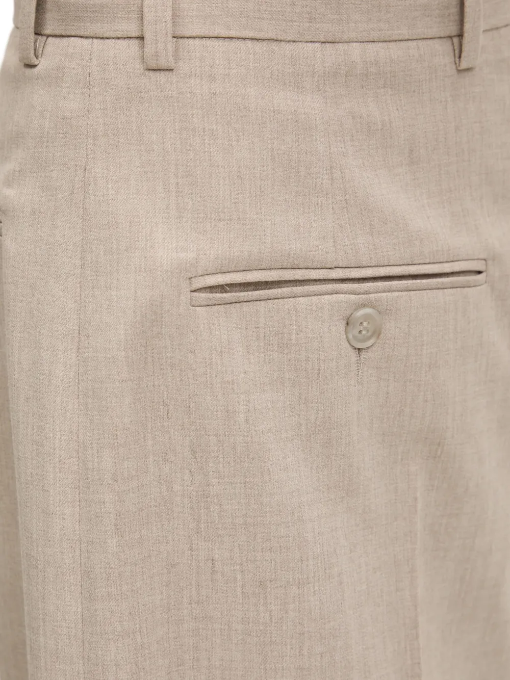 MM6 Maison Margiela Geplooide shorts met paspelzak aan de voorkant Beige