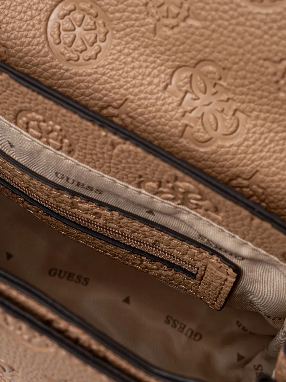 GUESS USA Crossbodytas met logo-reliëf Beige