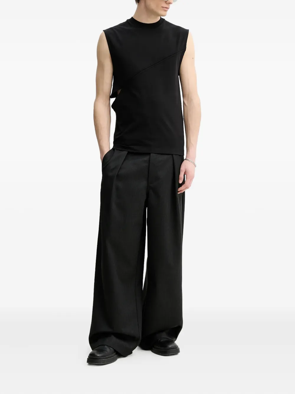 Heliot Emil Cut-out Seam Detail Vest In Black