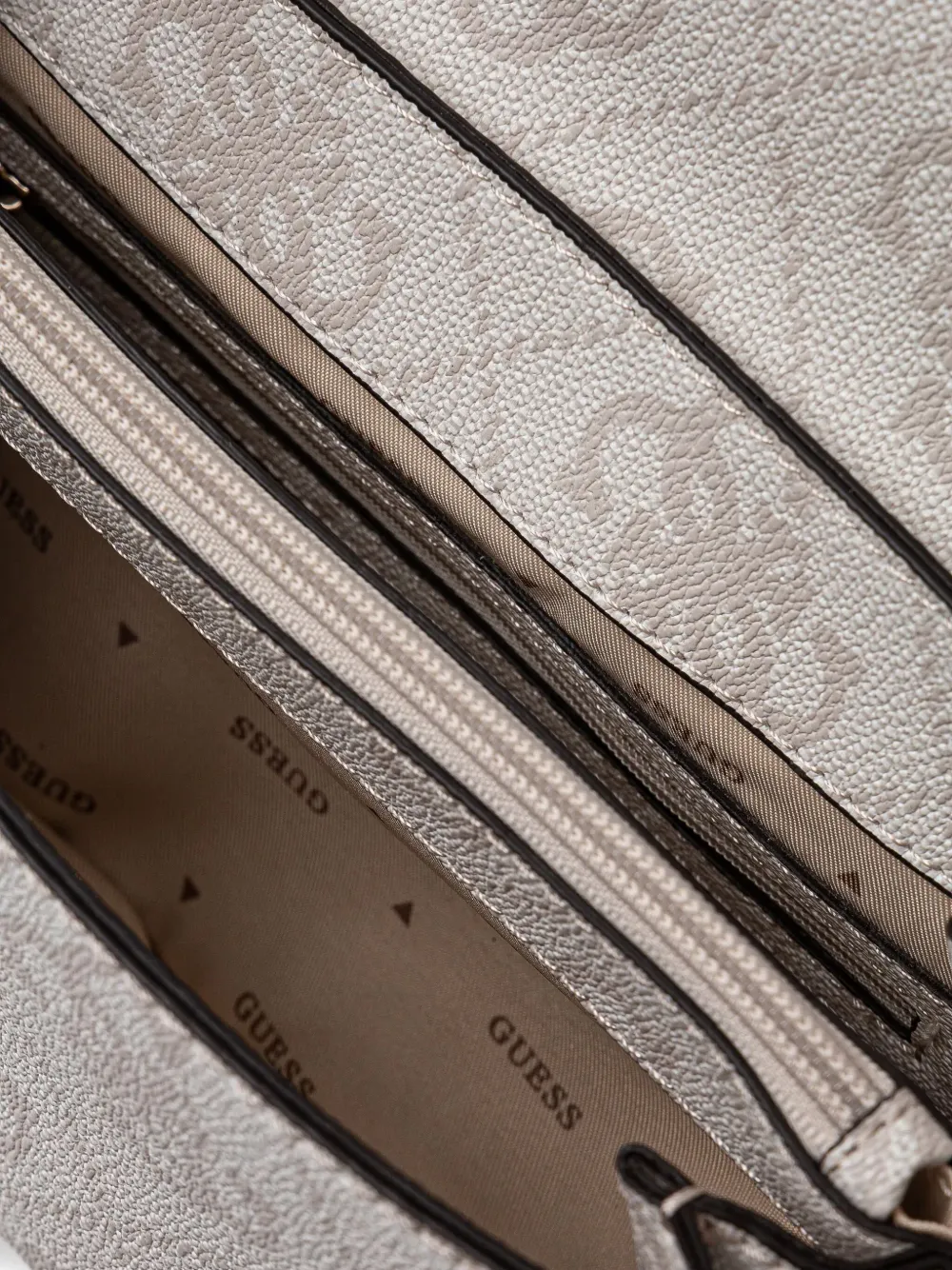 GUESS USA Schoudertas met logo-reliëf Beige