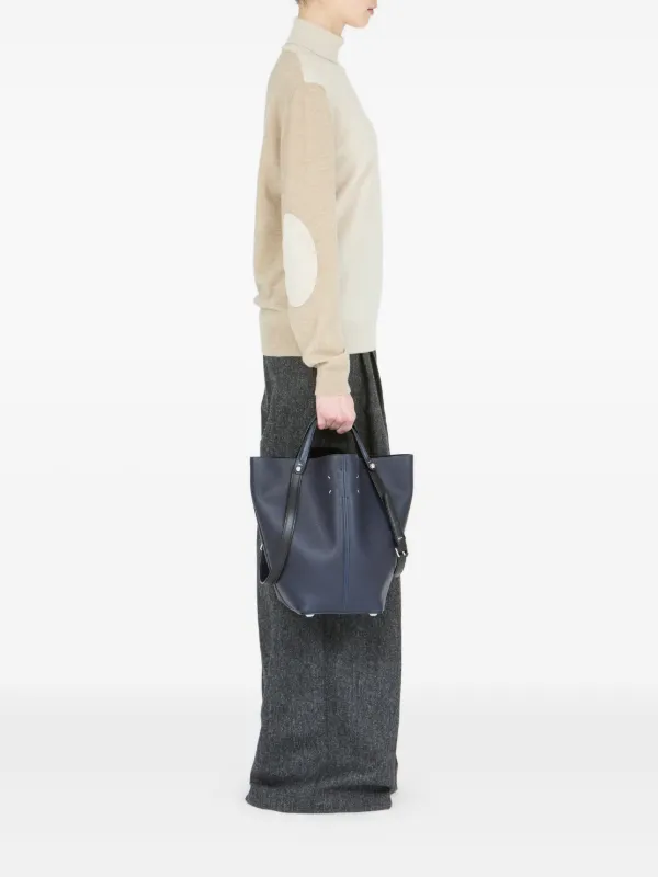 MAISON MARGIELA テクスチャードレザー バケットバッグ Maison Margiela レザー バケットバッグ | ブルー | FARFETCH JP